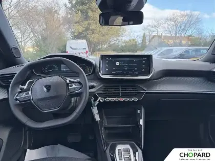 Photo 48 Peugeot 2008  Hybrid 145 e-DCS6