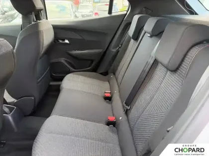 Photo 44 Peugeot 2008  Hybrid 145 e-DCS6