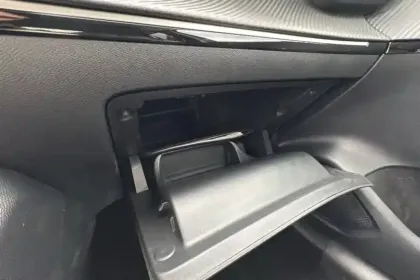 Photo 21 Peugeot 208  Hybrid 110 ch e-DCS6