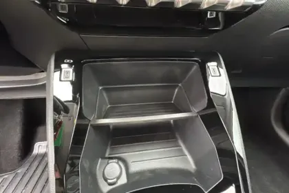 Photo 22 Peugeot 208  Hybrid 110 ch e-DCS6