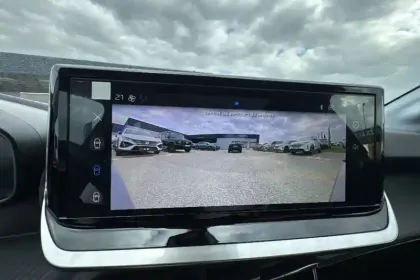 Photo 18 Peugeot 208  Hybrid 110 ch e-DCS6