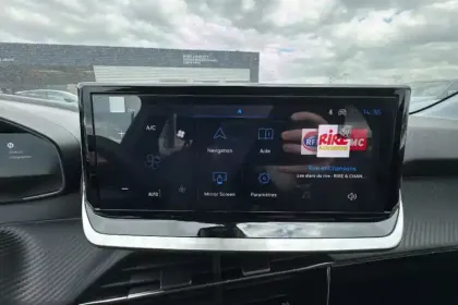 Photo 14 Peugeot 208  Hybrid 110 ch e-DCS6