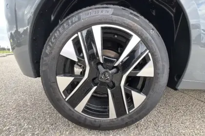 Photo 28 Peugeot 208  Hybrid 110 ch e-DCS6