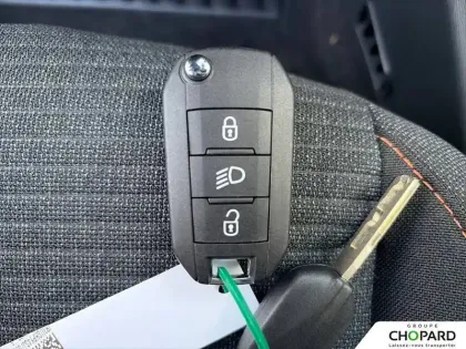 Photo 47 Peugeot 2008  Hybrid 145 e-DCS6