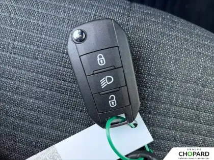 Photo 30 Peugeot 2008  100 S&S BVM6