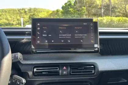 Photo 15 Citroën C3 Aircross  Hybride 145 e-DCS6