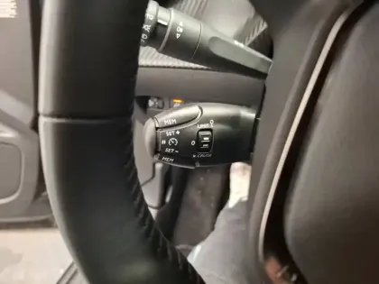 Photo 58 Peugeot 2008  PureTech 130 S&S BVM6