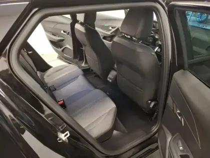 Photo 67 Peugeot 2008  PureTech 130 S&S BVM6