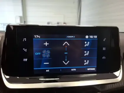 Photo 51 Peugeot 2008  PureTech 130 S&S BVM6