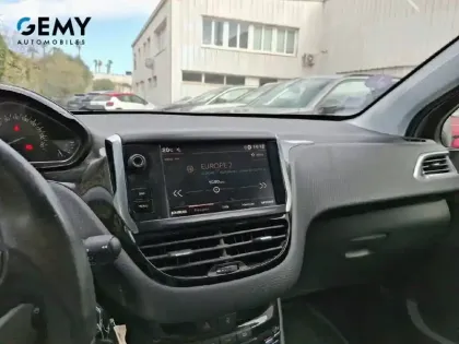 Photo 12 Peugeot 2008  PureTech 82ch S&S BVM5