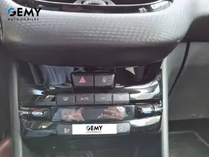 Photo 29 Peugeot 2008  PureTech 82ch S&S BVM5