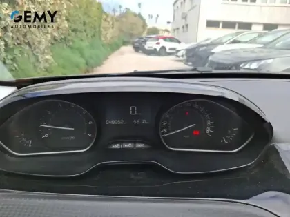 Photo 11 Peugeot 2008  PureTech 82ch S&S BVM5