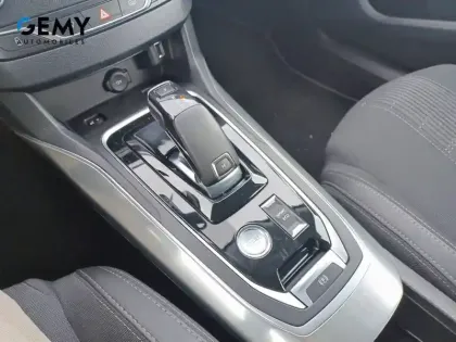 Photo 13 Peugeot 308  SW PureTech 130ch S&S EAT8