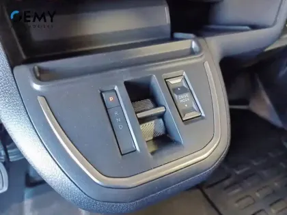 Photo 12 Peugeot Expert  CA FIXE M DIESEL 180 CH AUTOMATIQUE