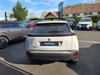 Photo 30 Peugeot 2008  PureTech 130 S&S BVM6