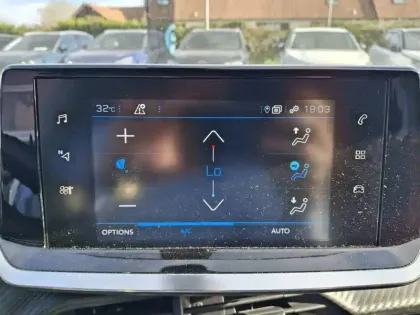 Photo 6 Peugeot 2008  PureTech 130 S&S BVM6