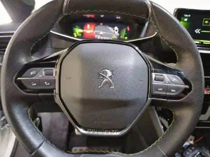 Photo 8 Peugeot 208  BlueHDi 100 S&S BVM6