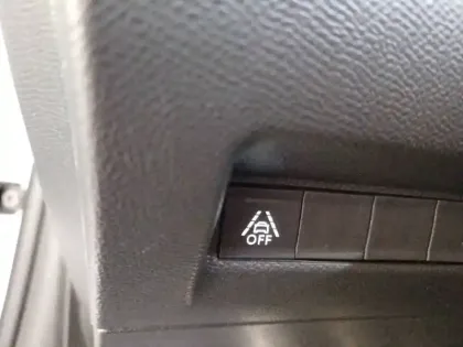 Photo 28 Peugeot 208  BlueHDi 100 S&S BVM6