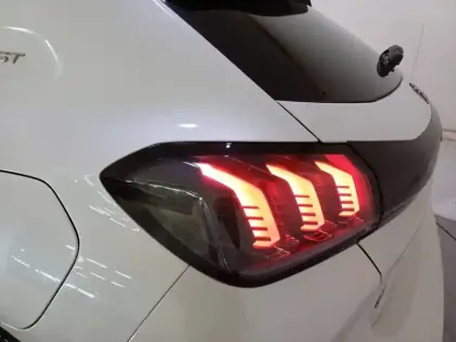 Photo 16 Peugeot 208  BlueHDi 100 S&S BVM6