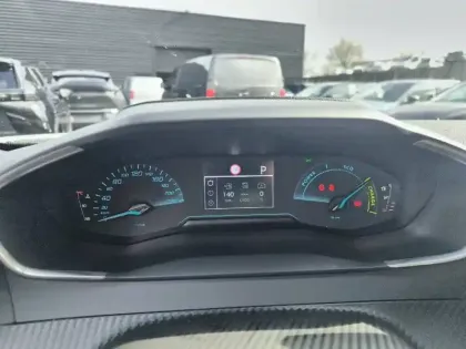 Photo 9 Peugeot 2008  Hybrid 110 e-DCS6