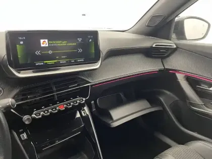 Photo 87 Peugeot 2008  PureTech 130 S&S EAT8