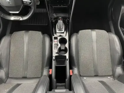 Photo 56 Peugeot 2008 Gén. II Ph1 NG GT 5