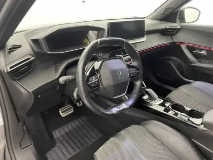 Photo 93 Peugeot 2008  PureTech 130 S&S EAT8