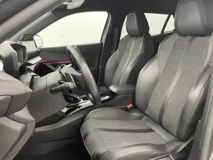 Photo 109 Peugeot 2008  PureTech 130 S&S EAT8