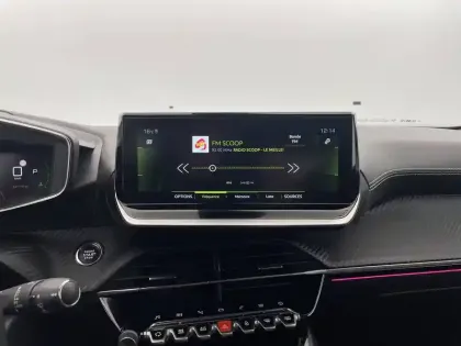 Photo 82 Peugeot 2008  PureTech 130 S&S EAT8