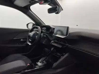 Photo 21 Peugeot 2008  PureTech 130 S&S EAT8