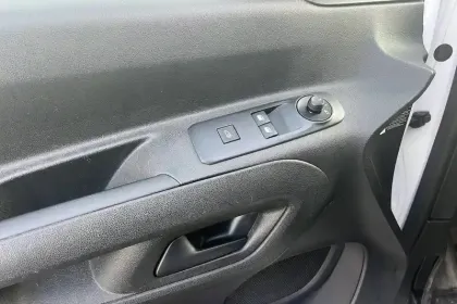 Photo 17 Peugeot Partner  FOURGON STANDARD 650 KG BLUEHDI 100 S&S BVM5