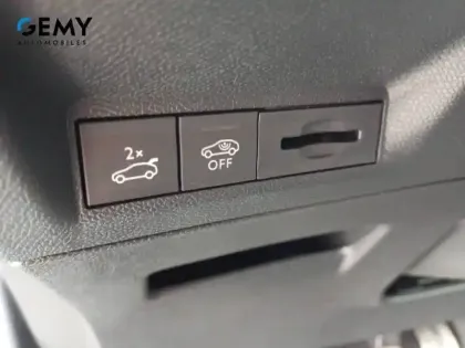 Photo 15 Peugeot 3008  Hybrid 145 e-DCS6