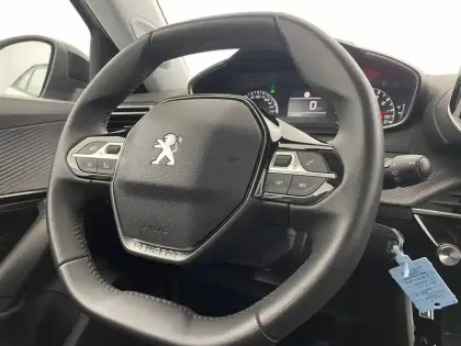 Photo 28 Peugeot 2008  BlueHDi 110 S&S BVM6