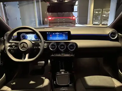 Photo 24 Mercedes Classe A  200 d 8G-DCT