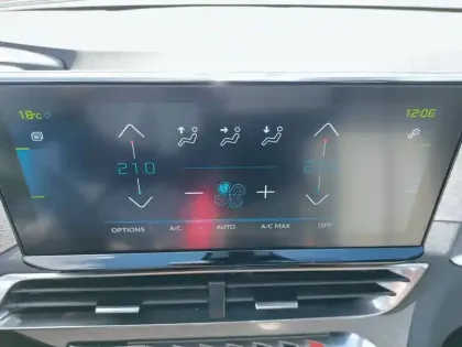 Photo 59 Peugeot 3008  Hybrid 225 e-EAT8