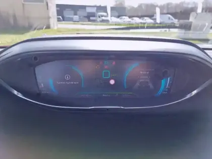 Photo 49 Peugeot 3008  Hybrid 225 e-EAT8