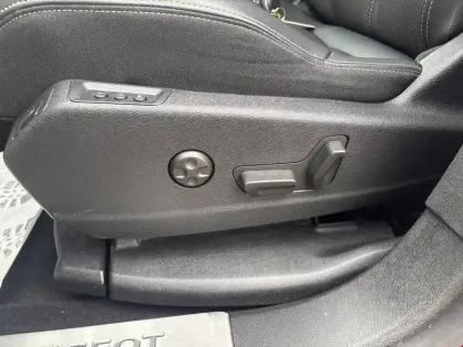 Photo 34 Peugeot 3008  Hybrid 225 e-EAT8