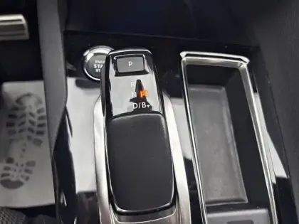 Photo 53 Peugeot 3008  Hybrid 225 e-EAT8