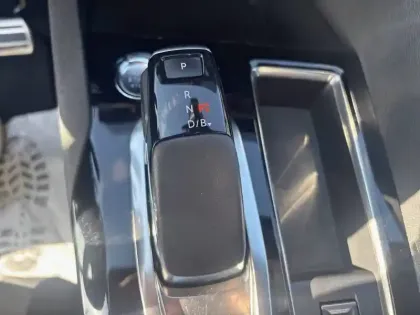 Photo 13 Peugeot 3008  Hybrid 225 e-EAT8