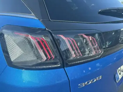 Photo 16 Peugeot 3008  Hybrid 225 e-EAT8