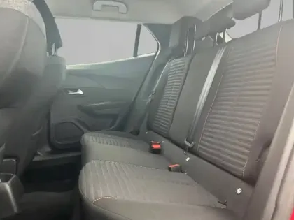 Photo 11 Peugeot 2008  PureTech 100 S&S BVM6