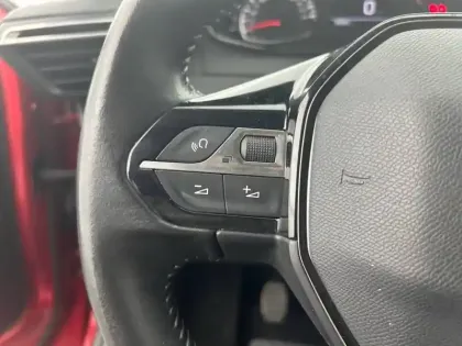 Photo 17 Peugeot 2008  PureTech 100 S&S BVM6