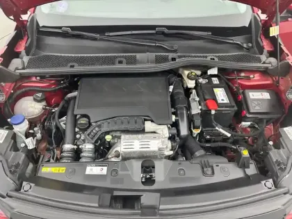 Photo 27 Peugeot 2008  PureTech 100 S&S BVM6