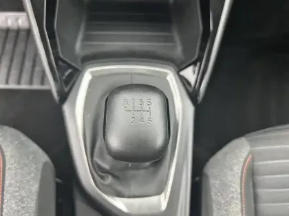 Photo 13 Peugeot 2008  PureTech 100 S&S BVM6