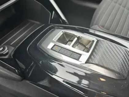 Photo 13 Peugeot 208  Electrique 50 kWh 136ch