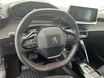 Photo 8 Peugeot 208  Electrique 50 kWh 136ch