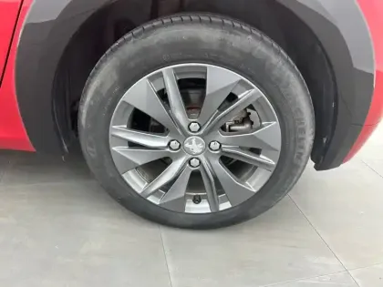 Photo 12 Peugeot 208  Electrique 50 kWh 136ch