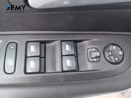 Photo 12 Peugeot 208 Gén. II Ph1 NG Allure 5