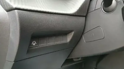 Photo 77 Peugeot 208  Hybrid 110 e-DCS6
