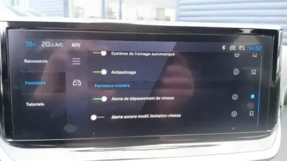 Photo 66 Peugeot 208  Hybrid 110 e-DCS6